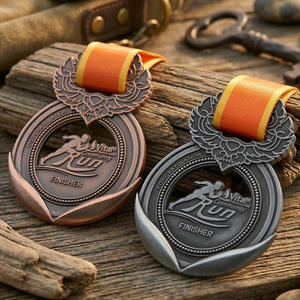 Médaille <span class=keywords><strong>de</strong></span> sport personnalisée en métal, gravée, avec attache ailée, pour athlètes, médaille <span class=keywords><strong>de</strong></span> marathon en bronze antique creuse pour courses d'endurance - Product Image 3