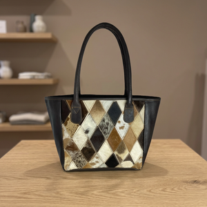 Sac à bandoulière bohème en cuir de vachette fait main, orné de fleurs, de diamants tricolores, avec deux sangles, fermeture éclair et pompon à rivets - Product Image 3