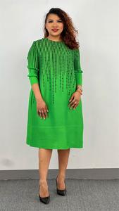 <span class=keywords><strong>Miyaki</strong></span> ชุดเดรสทรงหลวมขนาดใหญ่สำหรับผู้หญิง, เดรสผ้ากำมะหยี่อัดจีบสีดำลายแถบขนาดใหญ่พิเศษ - Product Image 4