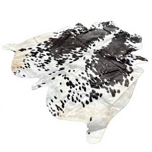 Alfombra de Piel de Vaca con Pelo Brasileño Genuino, Antideslizante, para Acampar, al Aire Libre, para Picnic - Product Image 1