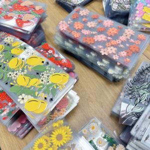 Venta al por mayor personalizable UV DTF Cup Wraps <span class=keywords><strong>para</strong></span> gafas duradero impermeable lavable vidrio vasos pegatinas bajo presupuesto patrón personalizado - Product Image 3