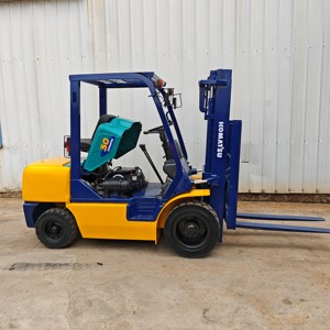 Used Japan 3 Ton for Diesel Engine Forklift FD30 FD30T <b>Seated</b> Operation FD30T-14 FD30T-16 FD30T-17 - Product Image 2