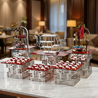 Matériel de restauration : Présentoirs à desserts miroir, rehausseurs de nourriture, tables à desserts en acrylique, fournitures hôtelières pour buffet