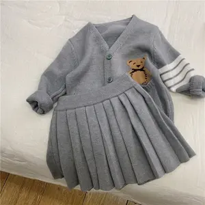 Girls Sweater Suit 2022 Autumn Winter Long Sleeve Knitted Cartoon Bear Pattern Cardigan Pleated Skirt 2PCS Children Wear