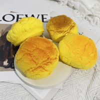 Vente directe usine en gros : Jouet anti-stress unique en PU en forme de pain d'ananas, à remontée lente, à pincer et à presser, cadeau
