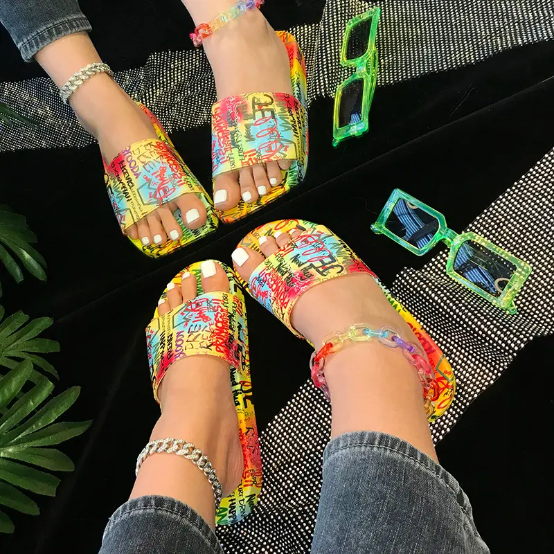 High quality fashionable ladies shoes colorful graffiti women flats jelly flats sandals for women
