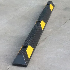 Borne de stationnement en caoutchouc robuste jaune et noir de 1650 mm, norme australienne et néo-zélandaise, pour avertissement de circulation et sécurité Wesure - Product Image 2