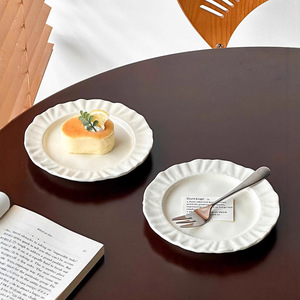 Assiettes à dessert en céramique vintage <span class=keywords><strong>de</strong></span> 6 pouces à bords festonnés pour la vente en gros - Product Image 2