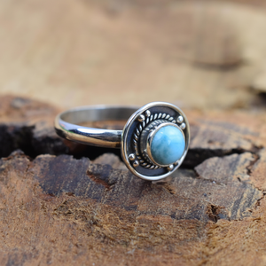 Bague en larimar bleu, argent sterling, pierre de l'océan, faite à la main, cadeau unique pour femme, taille US 6, bijoux élégants et imposants - Product Image 1