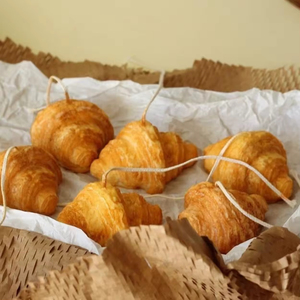 Vela Aromática de Cera de Soya con Forma de Croissant, Decoración Original para el Hogar, Regalo para Invitados - Product Image 4