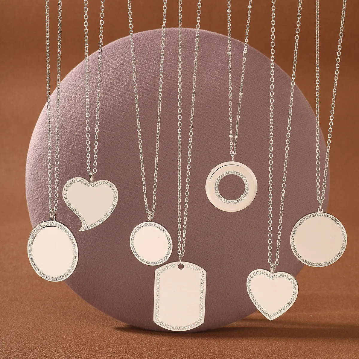 INS Offre Spéciale bijoux gravure en acier inoxydable conception cercle coeur personnalisé Laser Logo gravé nom vierge pendentif collier