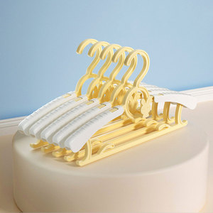 <span class=keywords><strong>Cintre</strong></span> pour enfants multifonctionnel ménage en plastique antidérapant bébé bébé soleil <span class=keywords><strong>Pro</strong></span> <span class=keywords><strong>cintre</strong></span> rétractable cintres pour enfants - Product Image 1