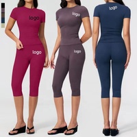 Ensembles de sport 2 pièces pour femmes : hauts courts à manches courtes et leggings capri taille haute – Tenues décontractées pour l'entraînement (OEM)