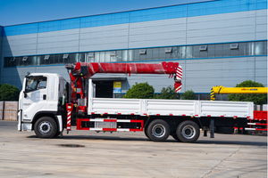Camión Grúa Hidráulica ISUZU NQR NKR NMR FVR FTR FVZ 4*2 KV100 de 15-30 Toneladas con Chasis de Camión de Plataforma Plana - Product Image 2