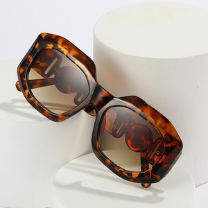 2024 Polygonal Sunglasses with <b>Large</b> <b>Black</b> <b>Frame</b> European American Ins Jelly Color New Trendy Personalized Glasses for Men Women - Product Image 3