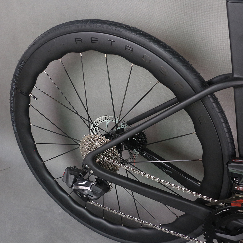 SERAPH Carbon Frame - 12-Speed Aero Bike with Disc Brakes