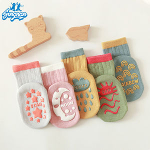 Venta al por mayor de moda transpirable bebés calcetines asequibles de alta calidad antideslizante agarre bebé trampolín Calcetines - Product Image 3