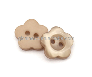 Bottoni a Forma di Fiore a 2 Fori Ecologici, Bottoni Lucidi a Forma di Fiore e Stella con Perline per Abbigliamento Bambini - Bottoni in Plastica Fantasia Fai-da-Te - Product Image 4