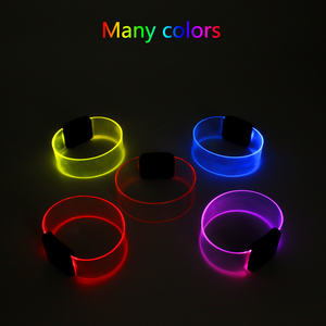 Gelang LED Tombol Saklar dengan Kedip Cepat/Lambat & Tali TPU Sempurna untuk Konser, Pesta, Dekorasi, dan Perlengkapan Cheerleading - Product Image 2