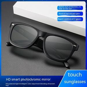 نظارات شمسية عصرية قابلة للتعديل وتغيير اللون للنساء والرجال، تصميم مستطيل لتغيير اللون - Product Image 4