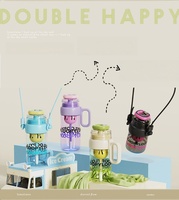 Gourde d'été esthétique à double paille en plastique, portable pour le sport en extérieur pour filles, personnalisable pour cadeau