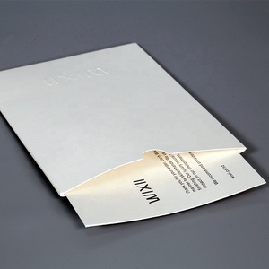 <span class=keywords><strong>Buste</strong></span> Bianche Personalizzate in <span class=keywords><strong>Carta</strong></span> Artistica Opaca <span class=keywords><strong>con</strong></span> Logo in Rilievo e Biglietto di Ringraziamento per Marchi di Moda - Product Image 1