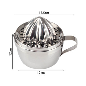 Exprimidor Manual Profesional de Frutas con Filtro y Asa para Verter - Prensa de Cítricos de Acero Inoxidable Fácil de Limpiar - Product Image 1