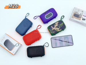 Enceinte sans fil M28 TWS portable d'extérieur avec lumière RGB, support <span class=keywords><strong>de</strong></span> lanière, radio FM, carte TF, BT5.4 pour camping, voyage, fête, cadeau - Product Image 6