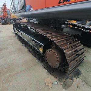 Excavatrice sur chenilles hydraulique Hitachi ZX200 d'occasion, marque japonaise, 90% NEUF, moteur, PLC, pompe, prix compétitifs, construction fiable - Product Image 3