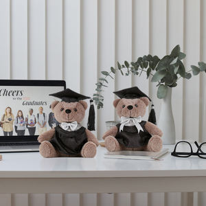 Zaves <span class=keywords><strong>Teddy</strong></span> <span class=keywords><strong>Bear</strong></span> Boneca Casal Soft Plush Decoração Para Casa Crianças Diversão Festa Sentado Vestido Preto Bowtie Mortarboard Presente De Graduação - Product Image 6