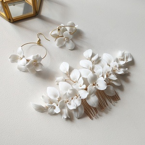 Fatti a mano in porcellana floreale pettine per <span class=keywords><strong>capelli</strong></span> con perla adorabile in ceramica gioielli da <span class=keywords><strong>sposa</strong></span> <span class=keywords><strong>accessori</strong></span> da <span class=keywords><strong>sposa</strong></span> per spose speciali - Product Image 5