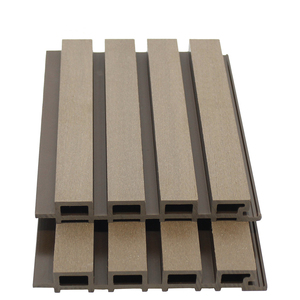 Panneau mural composite en plastique et bois pour extérieur co-extrusion pour revêtement décoratif treillis jardin maison panneaux de clôture de confidentialité