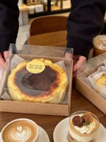 Boîte à emporter carrée de 6 pouces pour cheesecake basque, en papier sulfurisé, personnalisable, avec couvercle transparent, pour emballage de gâteaux/desserts légers