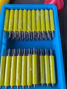 Rouleau de pneu en caoutchouc à installation rapide à vendre mini rouleau 65A-90A rouleau - Product Image 6