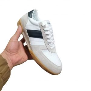 Chaussures de sport pour hommes en cuir véritable de haute qualité, légères, respirantes, à lacets, décontractées pour le printemps et l'automne - Product Image 2