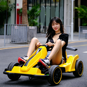 Kart électrique pour enfants avec télécommande 2.4G, batterie 12V 7Ah, vitesses haute/basse, port USB, roues silencieuses en PVC, pour l'extérieur - Product Image 2