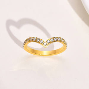 Damenmode <span class=keywords><strong>V</strong></span>-förmiger Fingers chmuck 18 Karat vergoldeter Edelstahl Zirkonia Pave <span class=keywords><strong>V</strong></span>-Form Zirkon Dünner <span class=keywords><strong>Ring</strong></span> für Frauen - Product Image 4