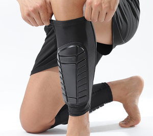 Espinilleras de fútbol y <span class=keywords><strong>baloncesto</strong></span> personalizadas, protectores de piernas de fútbol <span class=keywords><strong>con</strong></span> protección de pantorrilla, espinilleras y calentadores - Product Image 1