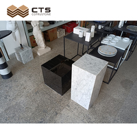 Table basse en marbre Calacatta Viola sur socle bas personnalisable, tables en marbre noir Marmor Cube