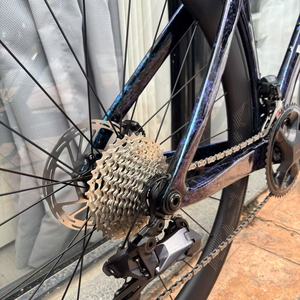 Vélo de route Ultegra Di2 24 vitesses avec cadre en carbone T800 et roues en carbone de 50 mm pour la course d'élite - Product Image 4