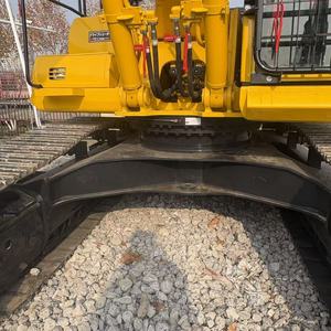 Excavatrice Komatsu 360, robuste, de pointe, efficacité maximale, domine les chantiers difficiles avec l'excavatrice Komatsu 360 - Product Image 3