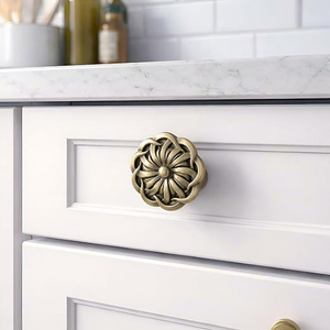 Bouton de tiroir traditionnel en laiton, design floral rond, pour quincaillerie d'armoires de cuisine - Product Image 4