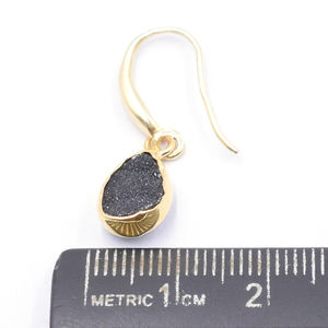 ต่างหูดรูซี่สีดำขนาด27ถึง28มม. พร้อมสายหูทรงลูกแพร์ตัวเรือนสีเงินชุบทอง - Product Image 4