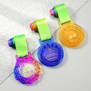Özelleştirme yaratıcı asılı ödül boş cam madalyonlar maraton spor olayı için kurdele ile renkli sır kristal madalya