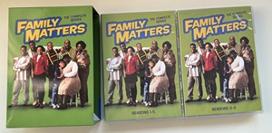 Family Matters : la série complète, saisons 1 à 9 (<span class=keywords><strong>DVD</strong></span>, coffret de 27 disques, <span class=keywords><strong>2026</strong></span>), coffret <span class=keywords><strong>DVD</strong></span>, films, séries télévisées - Product Image 4