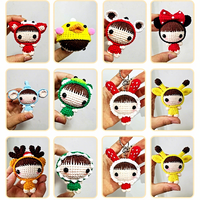 Porte-clés artisanal en crochet, pendentif en pur coton, mini poupée panda en costume