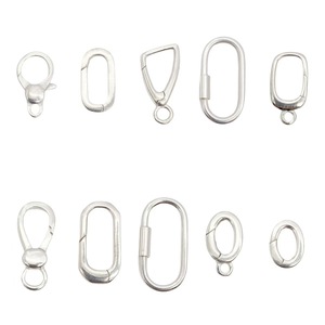 Colgante Personalizado de Plata 925 con Baño de Oro de 18K, Forma Ovalada, con Cierre de Presión y Anillo de Resorte Pequeño - Product Image 2