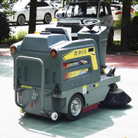 Balayeuse autoportée électrique industrielle avec réservoir d'eau de 60L, suppression de la poussière, aspirateur 320kg 48V et filtre