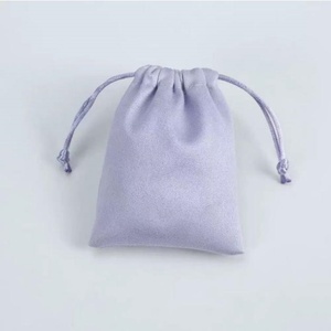 Bolsa de Terciopelo de Doble Cara, Ecológica y Duradera, con Bolsillo Largo de Felpa para Guardar Aretes y Joyas, Logotipo Impreso, 7*9 cm - Product Image 2