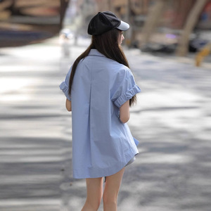 Camisa Azul Claro de Manga Corta para Mujer, Diseño Nuevo de Verano y Otoño 2026, Abrigo de Longitud Media, Sitio Web Oficial - Product Image 4